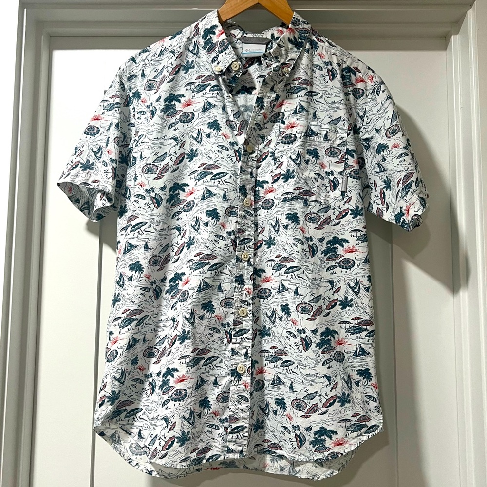 Columbia Men’s Regular Fit White, Red, & Blue Short-sleeve Button Down - Sz S